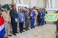 ETED realiza ofrenda floral por el Mes de la Patria